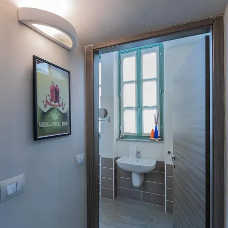 Housing Giulia Aparthotel