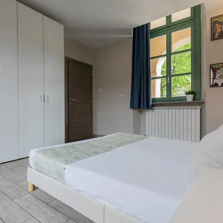 Housing Giulia Aparthotel