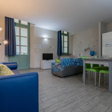 Housing Giulia Aparthotel 3*