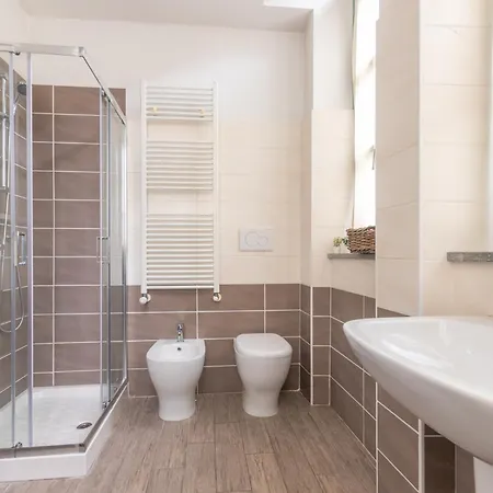 Housing Giulia Апарт-отель Турин