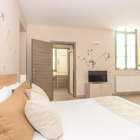 Housing Giulia Lägenhetshotell 3*