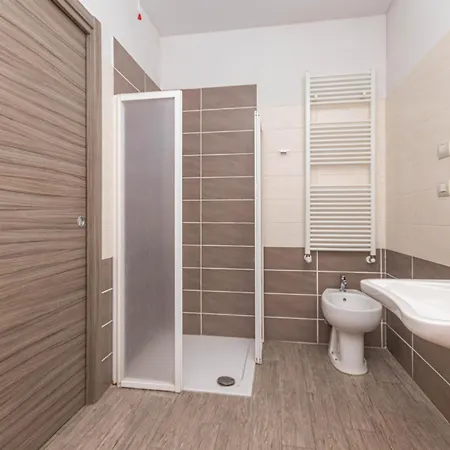 Housing Giulia Aparthotel