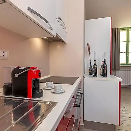 Aparthotel Housing Giulia By Wonderful Italy