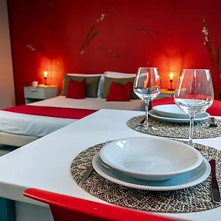 Aparthotel Housing Giulia By Wonderful Italy