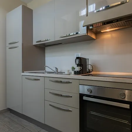 Apartahotel Housing Giulia By Wonderful Italy 3*