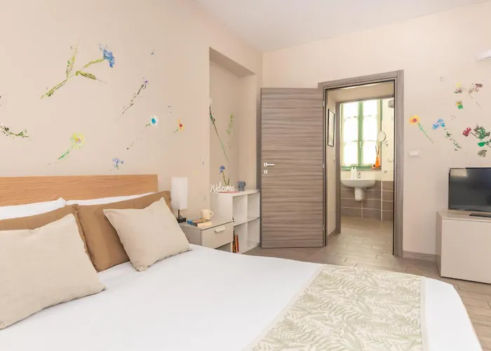 Aparthotel Housing Giulia By Wonderful Italy 3*