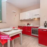 Housing Giulia By Wonderful Italy 公寓式酒店 3*