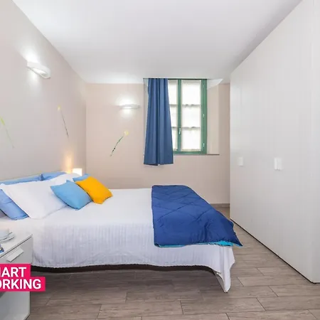 Ξενοδοχείο με διαμερίσματα Housing Giulia By Wonderful Italy